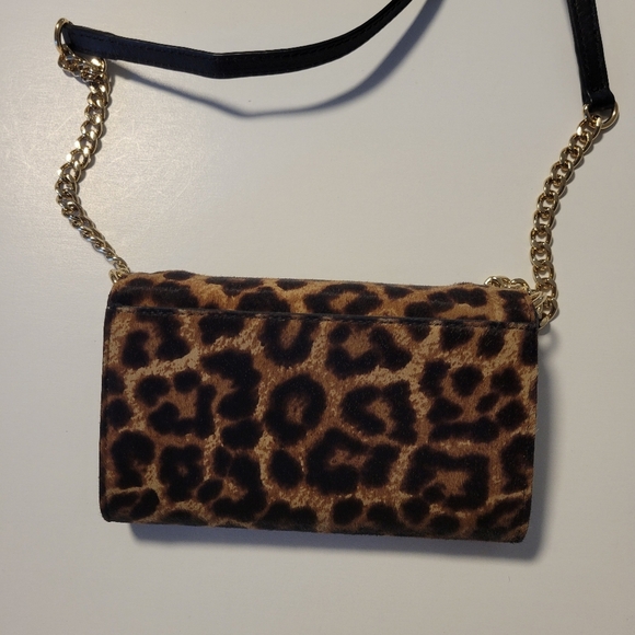 Michael Kors NWOT Leopard Print Calf Hair wallet in a chain. - Picture 7 of 11